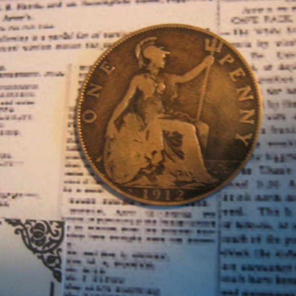 TITANIC Collector Set featuring New York Times, Boarding Pass & English Penny - Picture 4 of 6